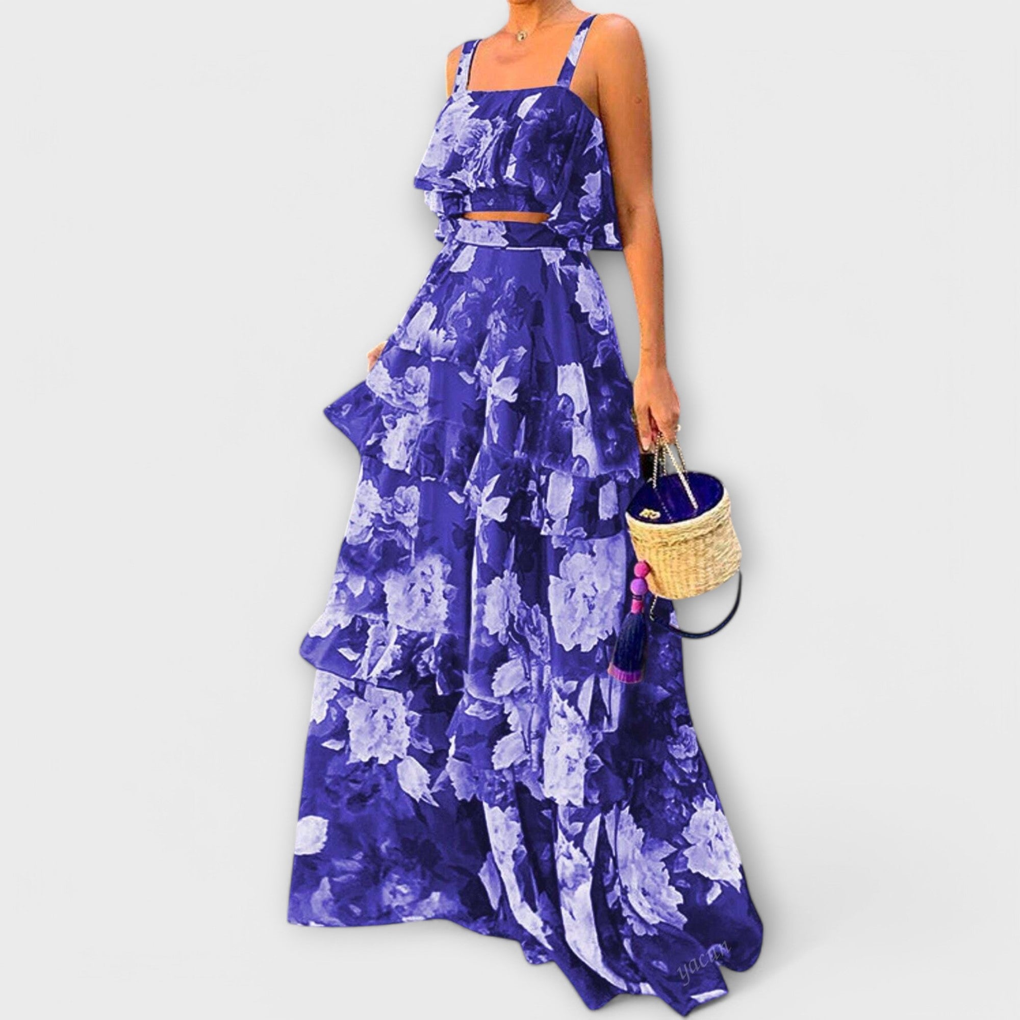 Letnia sukienka plażowa z falbanami