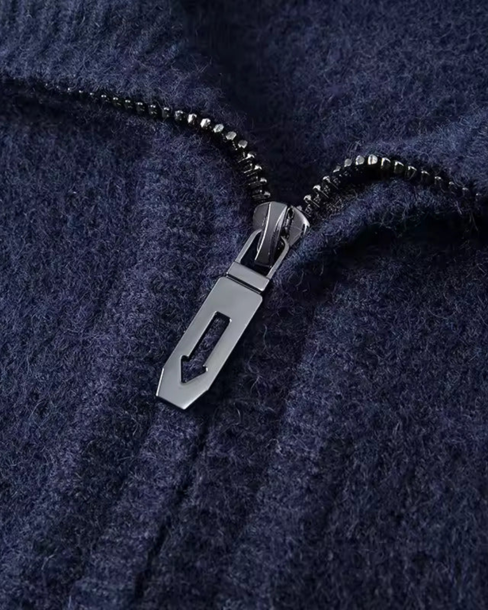 Gstaad – Męski kaszmirowy sweter z krótkim zamkiem