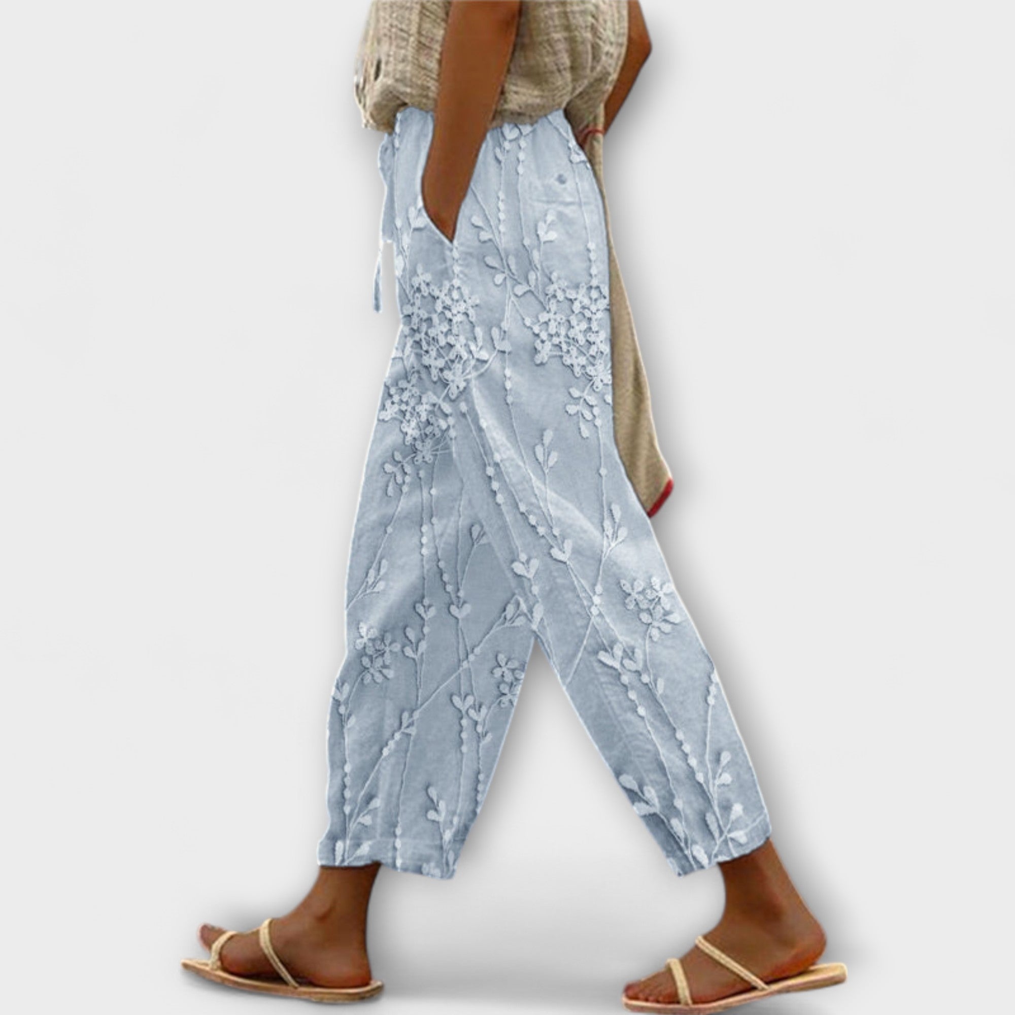 Tilda – Locker Geschnittene Hose Mit Weinlaub-Print