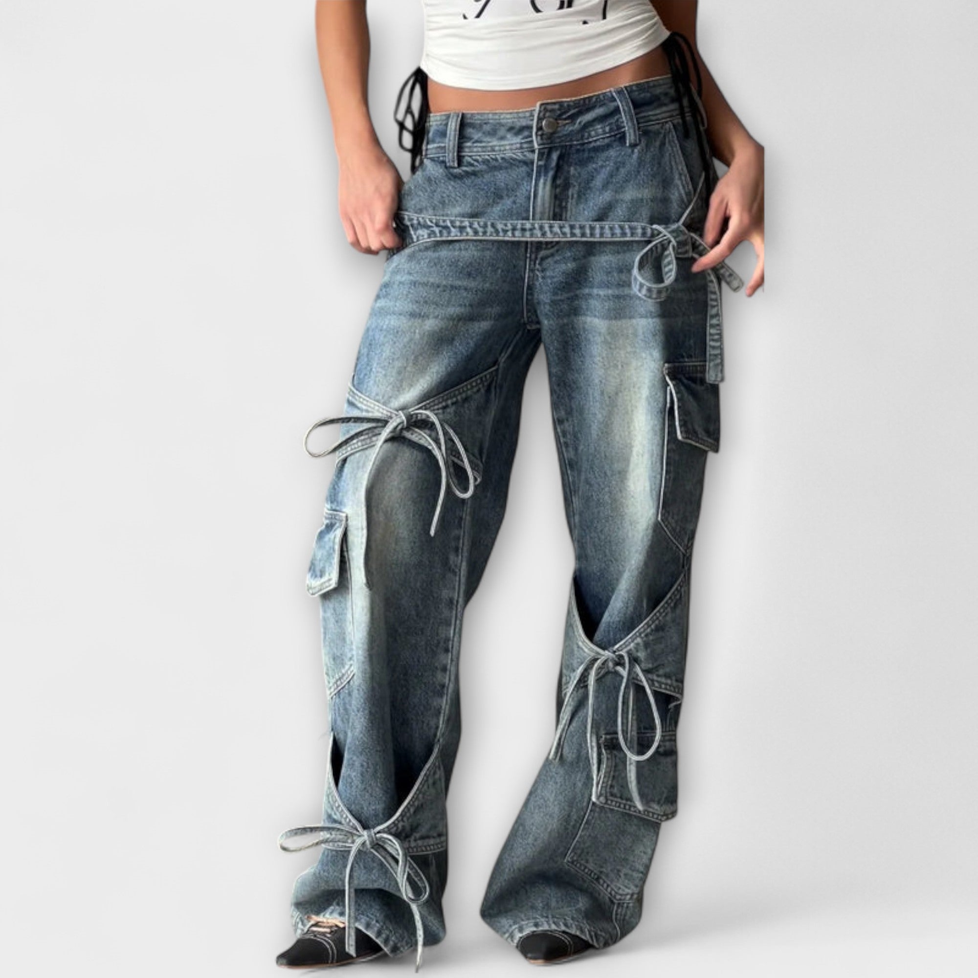 Mira – Utility-Jeans mit Knotendetail aus Denim