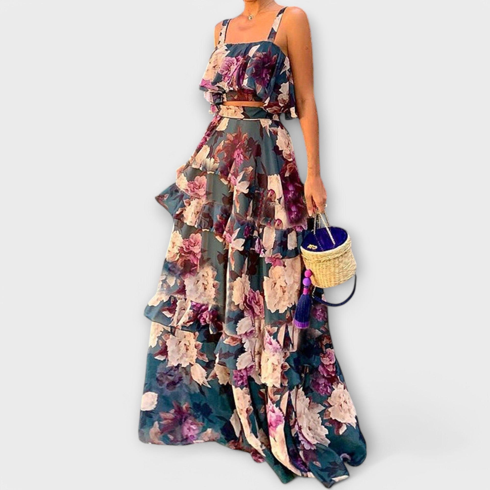 Letnia sukienka plażowa z falbanami