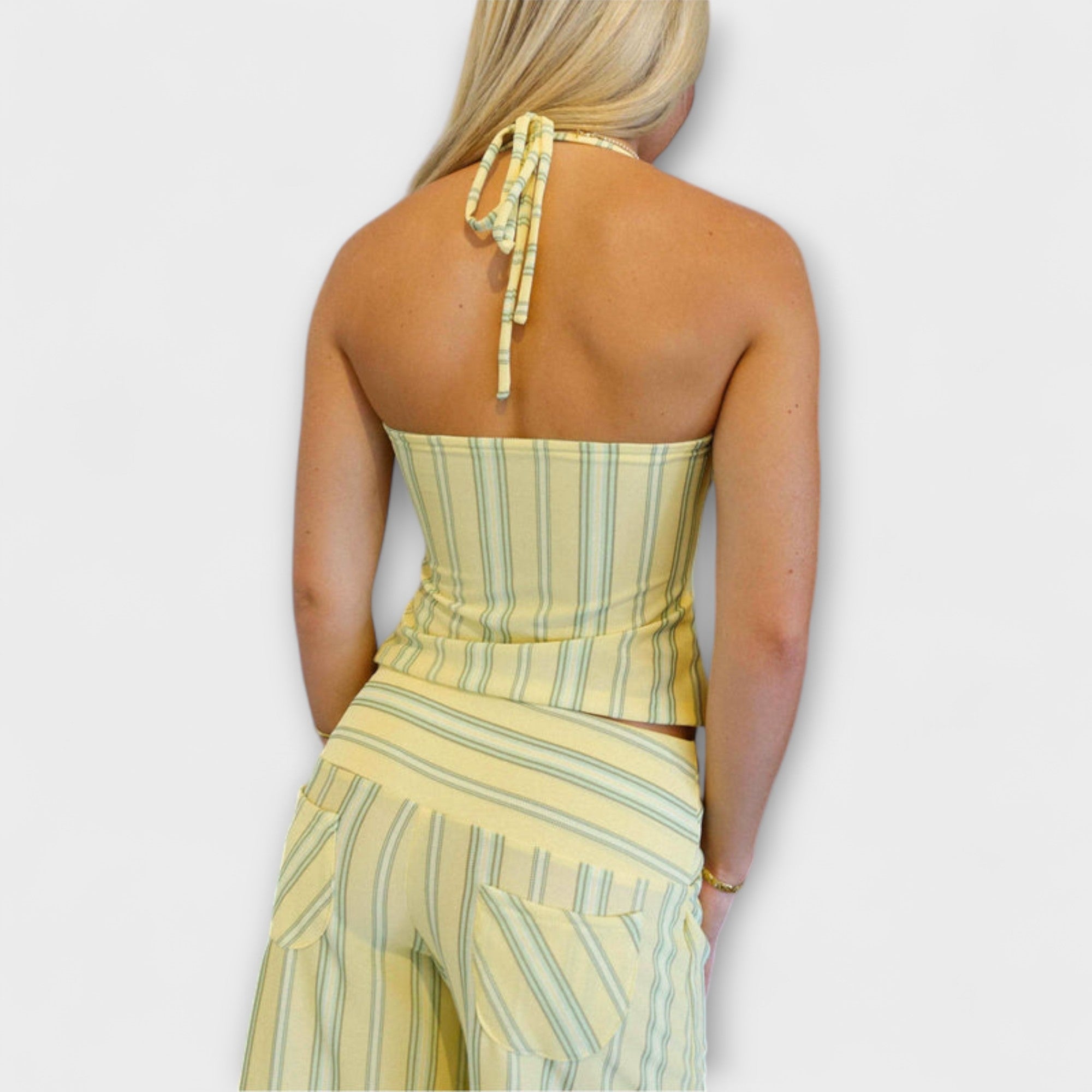 Anastasia – Klasyczny Zestaw w Paski z Topem i Spodniami