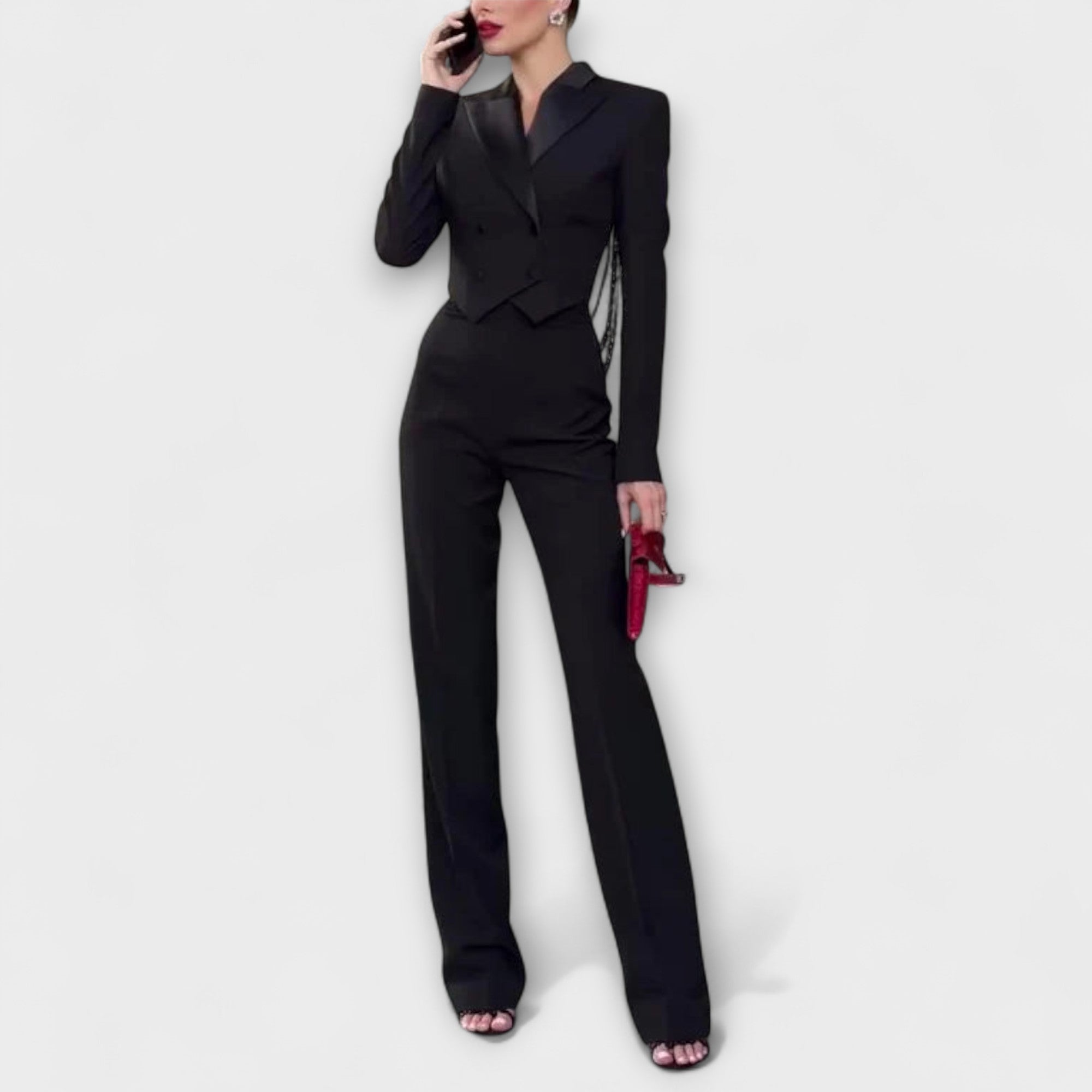 Noa – Czarny Krótki Zestaw Blazerowy z Perłami i Odkrytymi Plecami