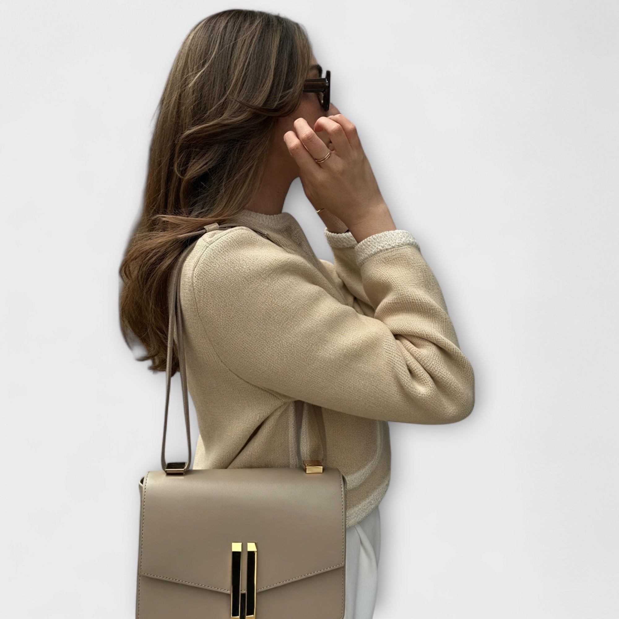 Klasyczna damska kardigan z ozdobnymi kieszeniami