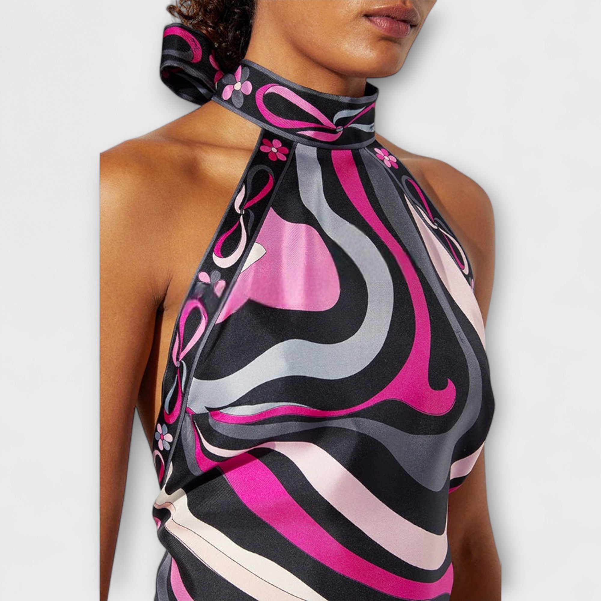 Everly – Satynowy Zestaw z Topem Wiązanym na Szyi i Asymetryczną Spódnicą Midi