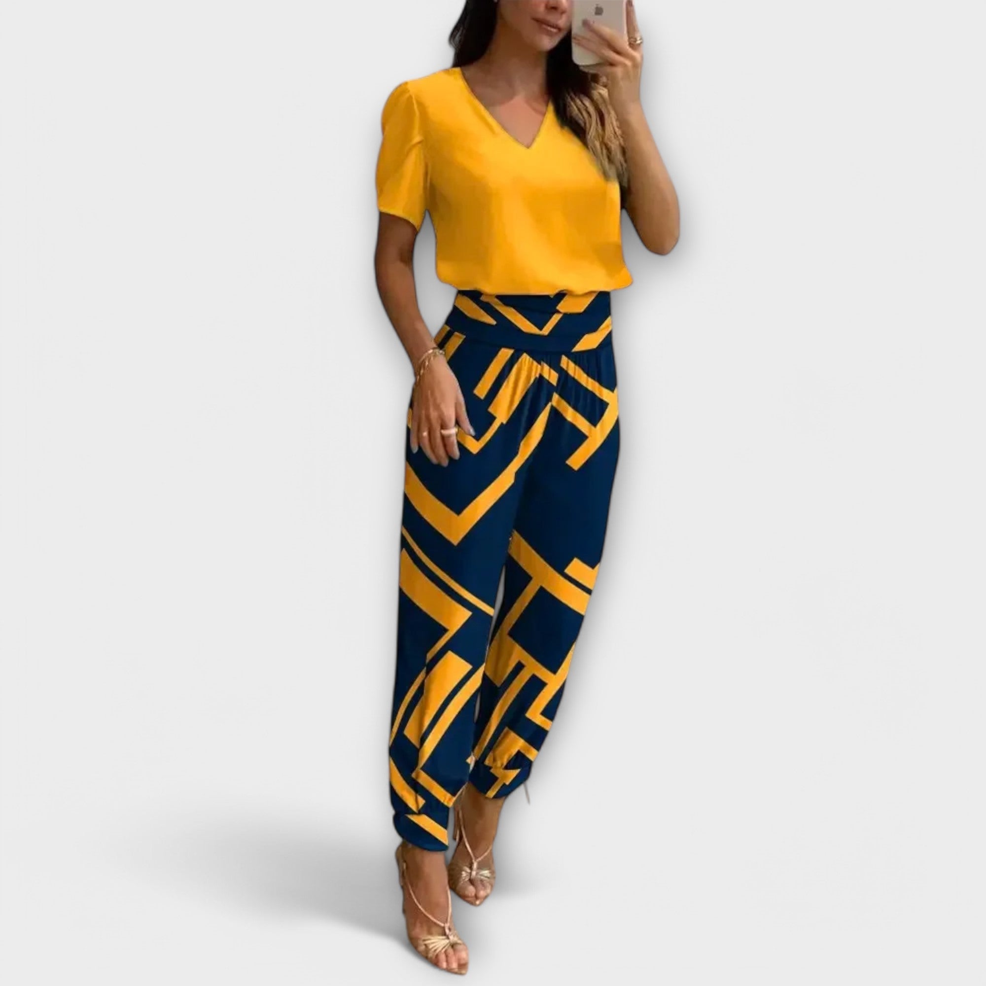 Irmelin – Elegancki zestaw z bluzką i spodniami